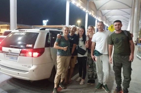 Travels with 7seats minivan