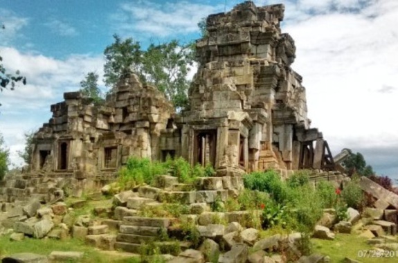 Ek phnom temple