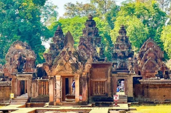 banteay-srei-temple