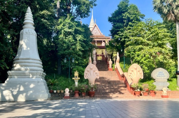wat-phnom (3).jpg