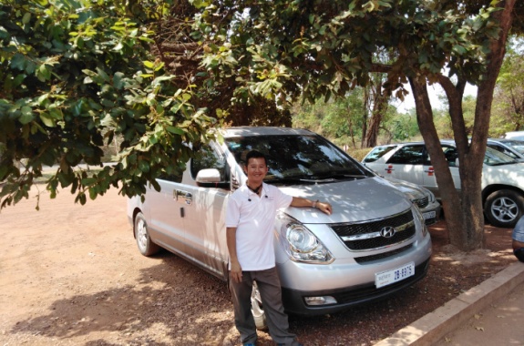 Banteay Srei temple-parking