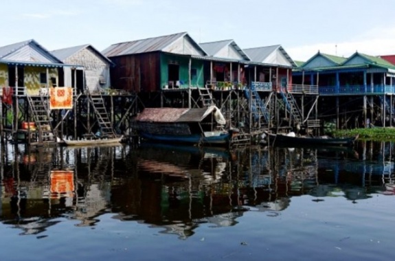 Kompong Phluk floating village 
